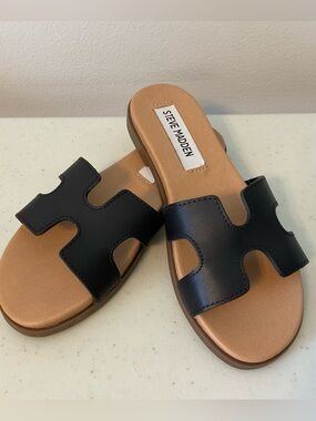 NWOT (Never Worn) Steve Madden Hoku Black Leather Sandals, Women’s Sized 4.5M